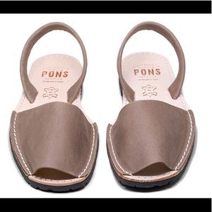 Avarcas Pons Taupe - Size 9